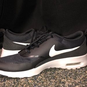 Nike air max thea sneakers- size 7 women’s